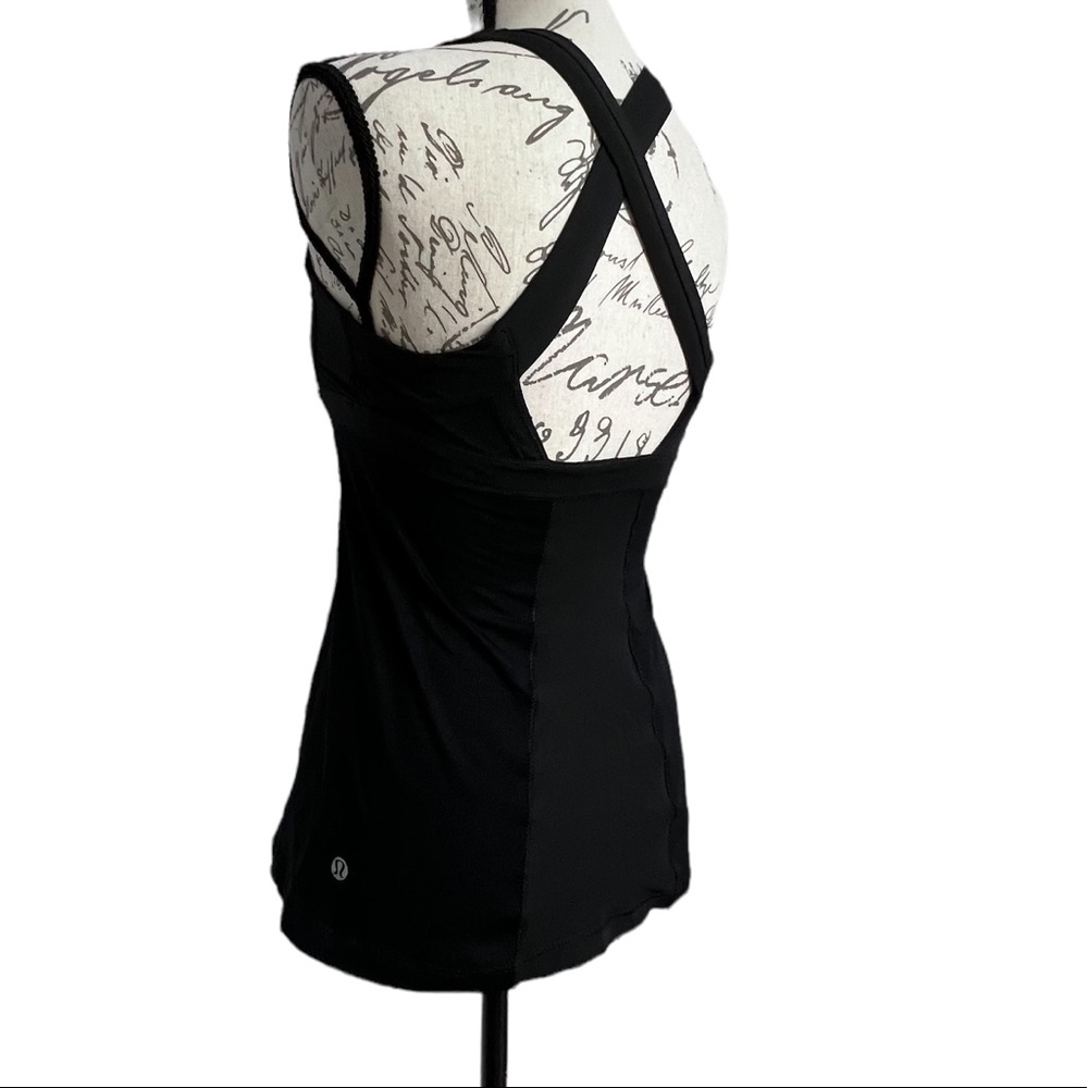 Lululemon black workout built in bra cross back tank size 4